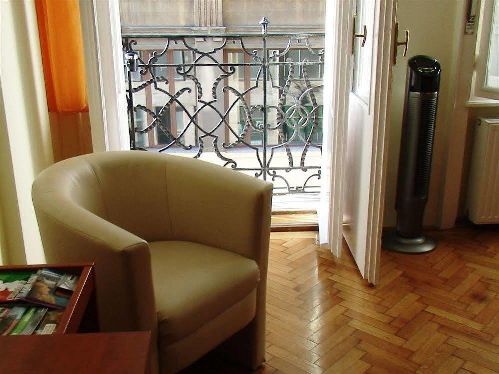Paprika Apartment